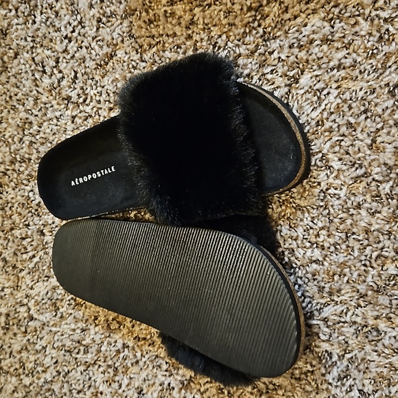 Slippers. - Picture 2 of 2